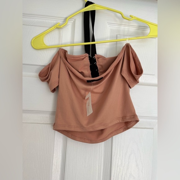 Brooklyn New York Pink Sexy Off-Shoulder Women's Top - Picture 6 of 9